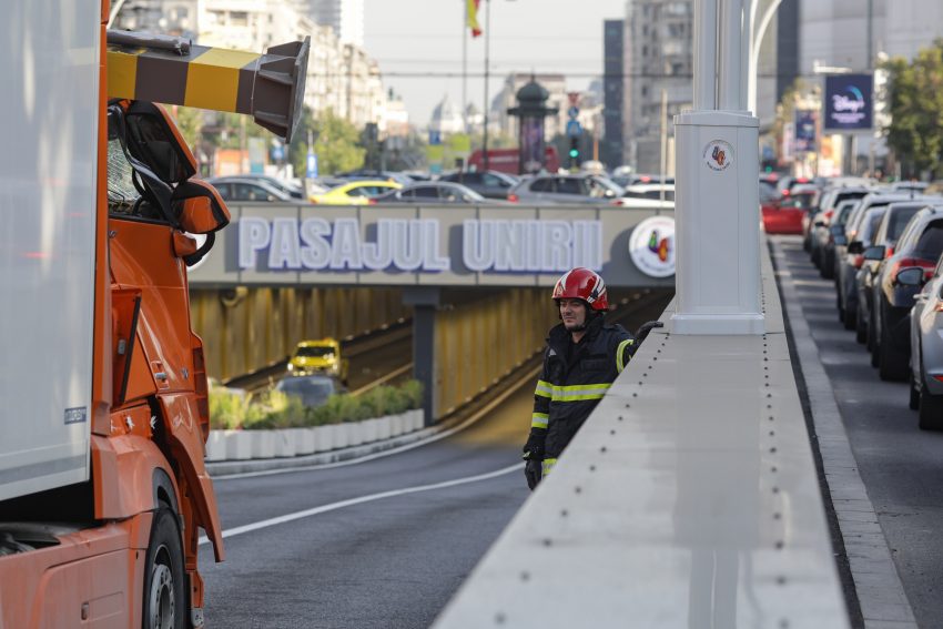 Deșteptarea Pasajul Unirii din Capitală a fost din nou blocat Un