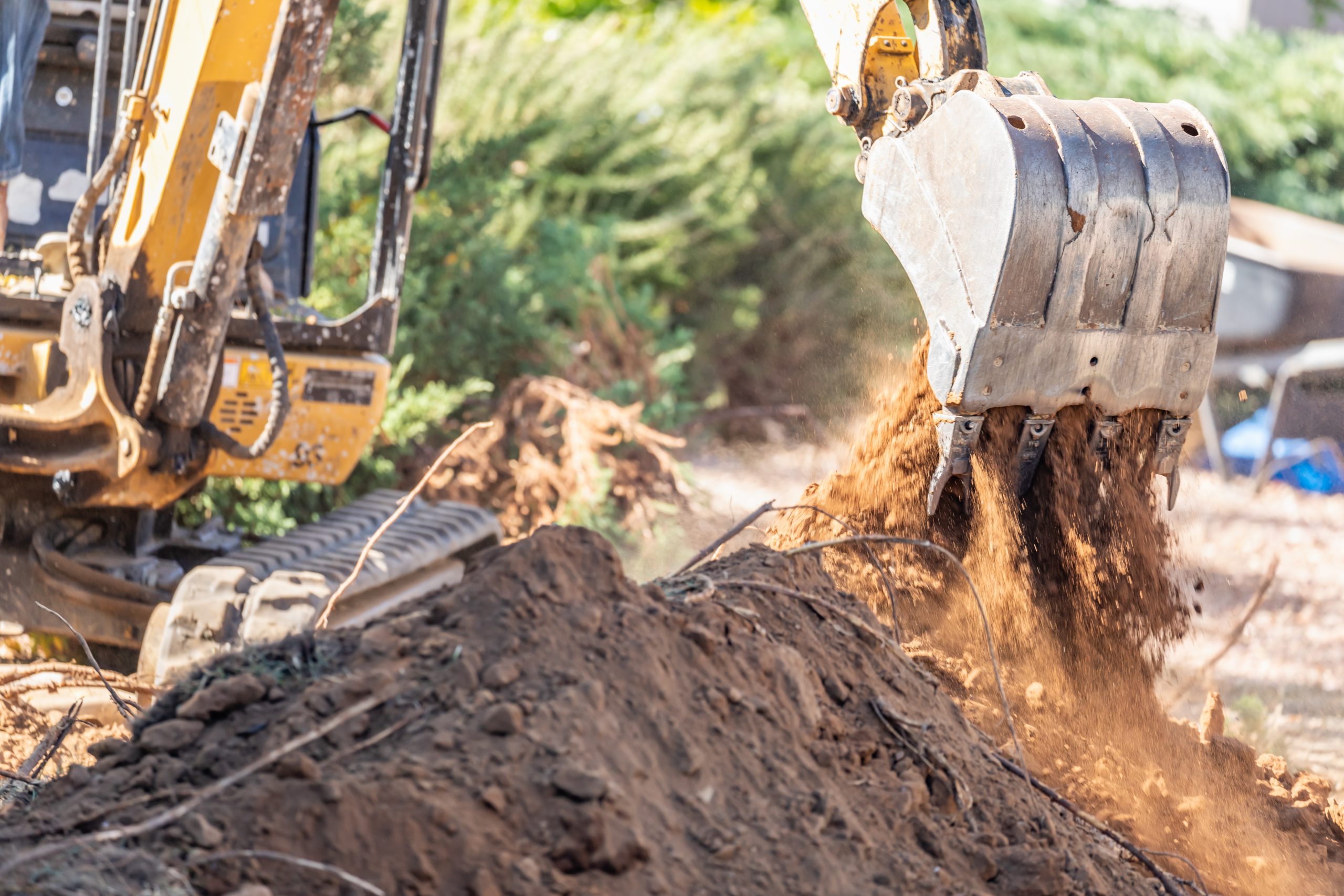 Excavation. Земляные работы. Техника для земляных работ. Земляные работы фото. Землеройная техника для траншей.